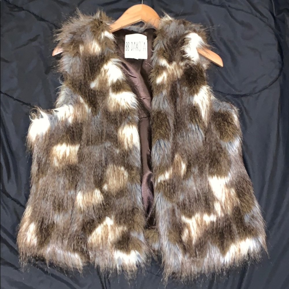 Faux Fur Vest (BB Dakota)